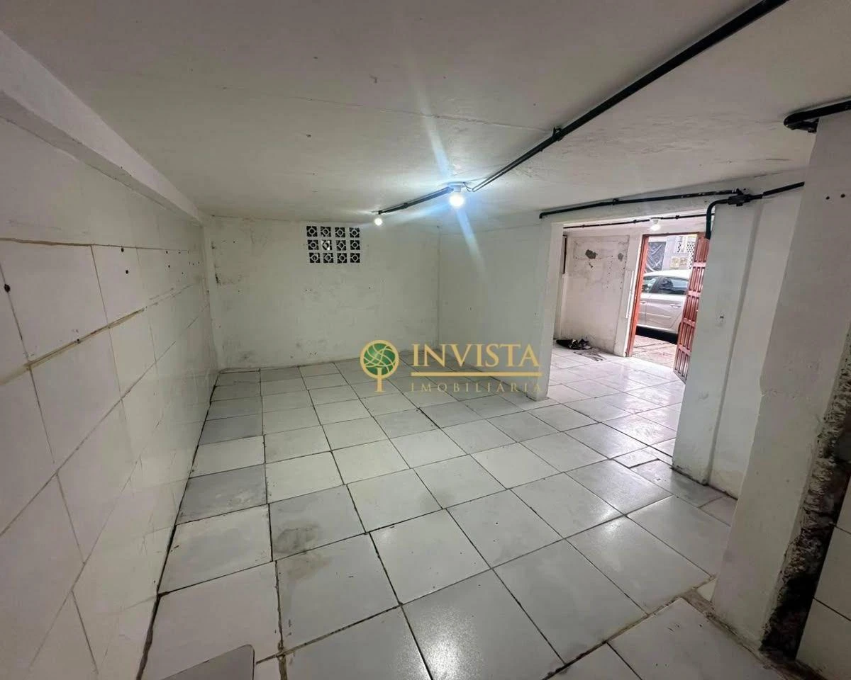 Casa de 100 m² com 5 quartos e 2 banheiros — photo 13