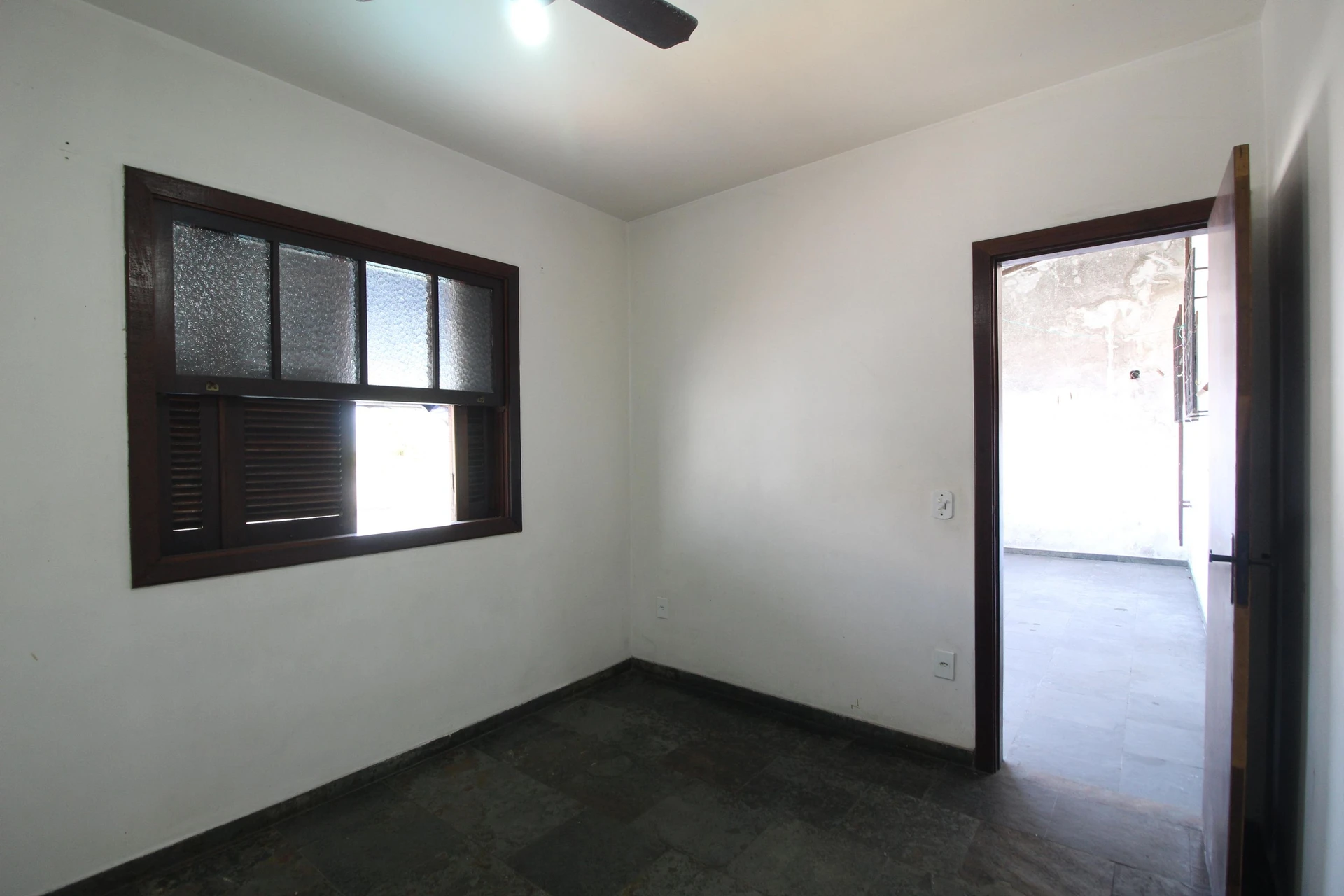 4-bedroom house with a bathtub in Rio de Janeiro — photo 30