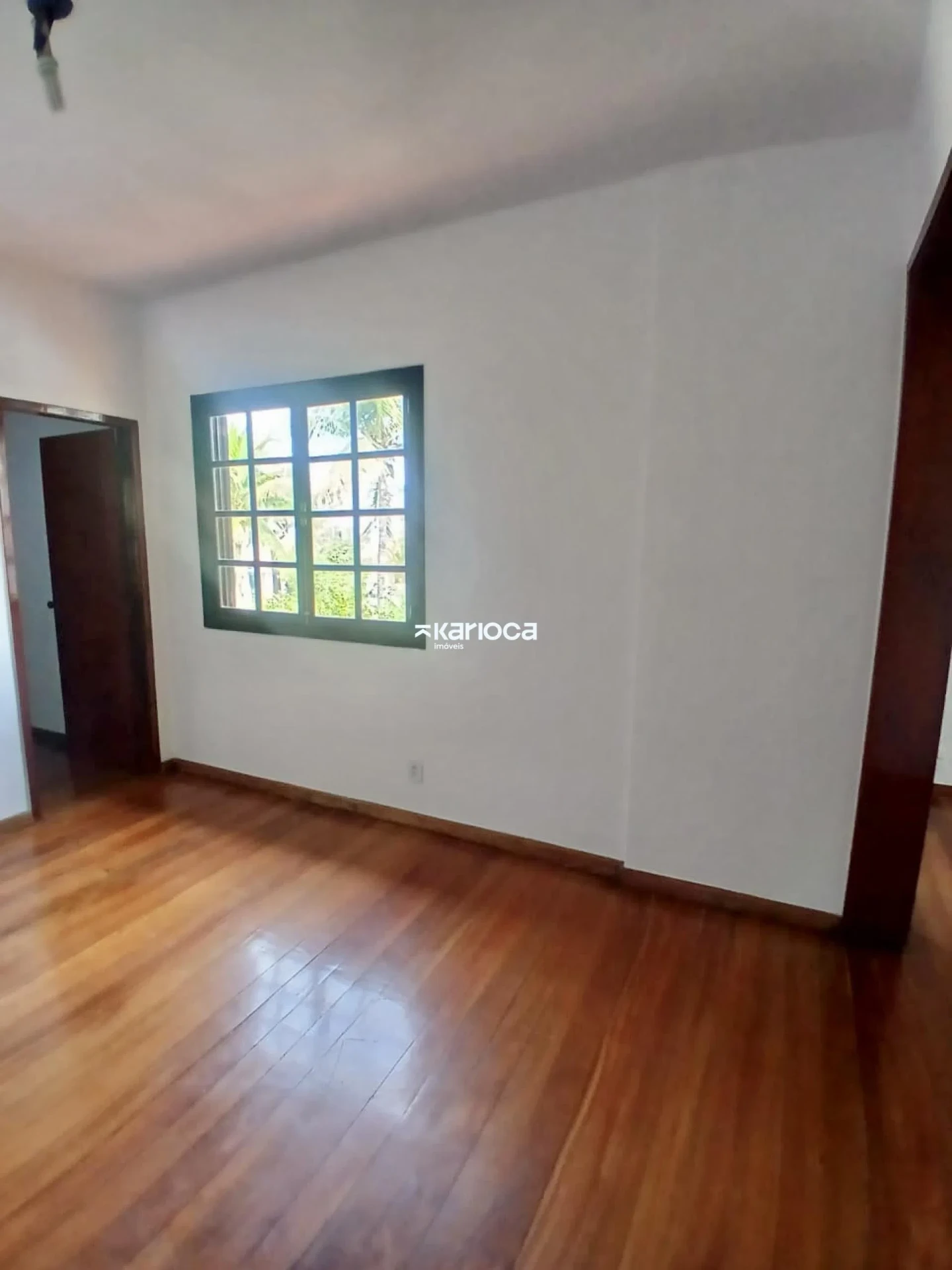 House with 4 bedrooms and private garden BBQ area — photo 13
