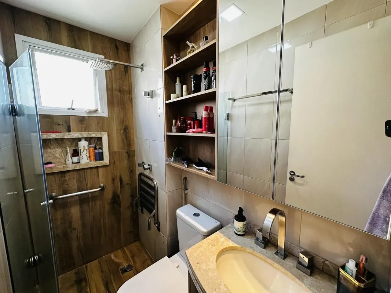 Furnished apartment, 198 m², with floor-to-ceiling windows
