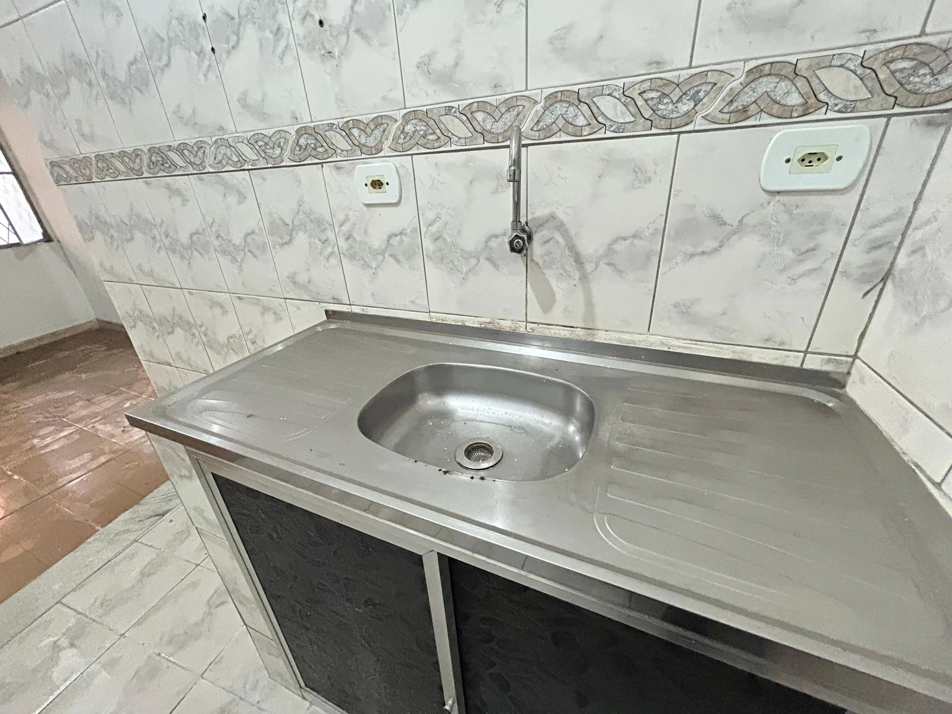 Studio sem mobília com mini cozinha e 1 quarto — photo 17