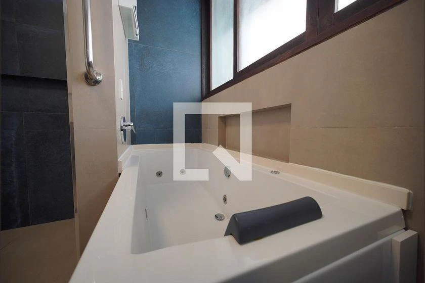 Furnished 4-bedroom house with 300 m² and 2 suites — photo 11