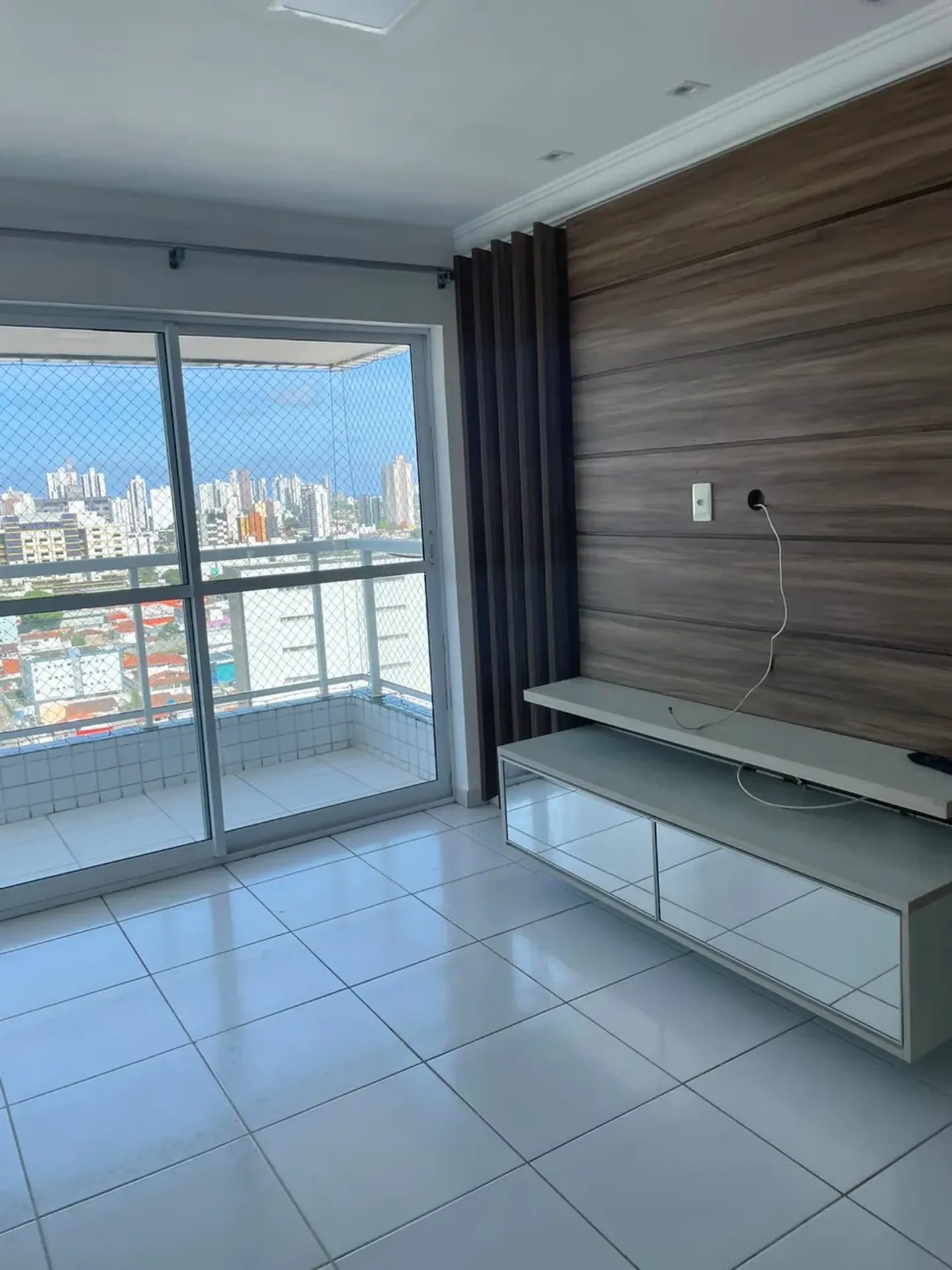 2-bedroom apartment with a washing machine