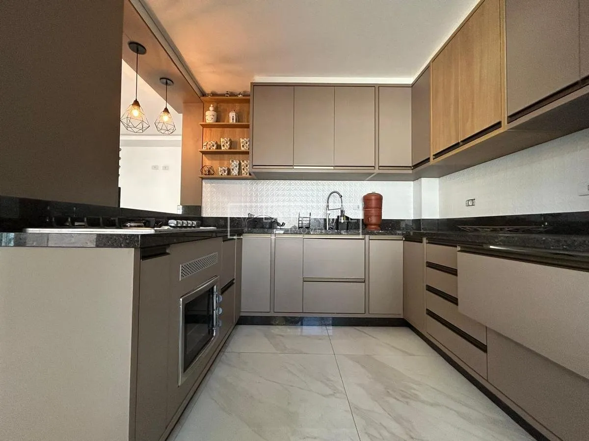 Casa de 3 dormitorios con balcón gourmet en Curitiba — photo 4