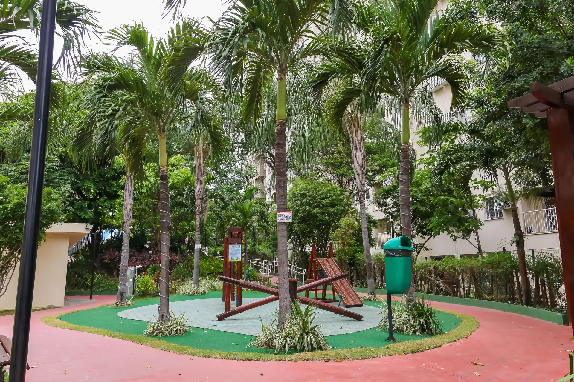 2-bedroom apartment with a park view in Rio de Janeiro — photo 72