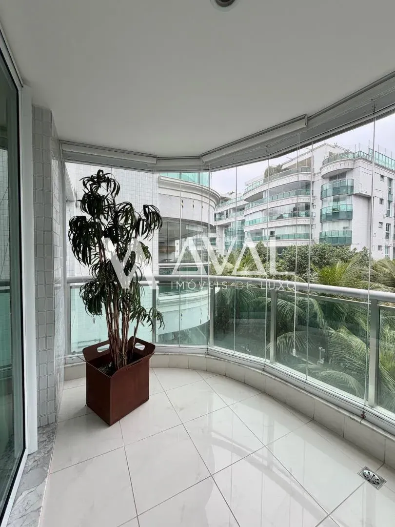 300 m² apartment with 4 suites and 3 parking spaces — photo 24