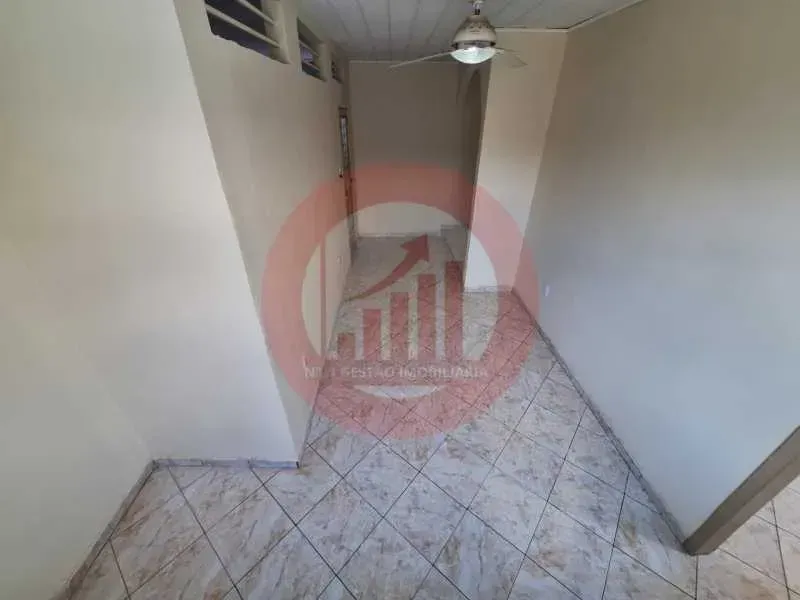 2-bedroom, 1-bath rental with no parking space — photo 11