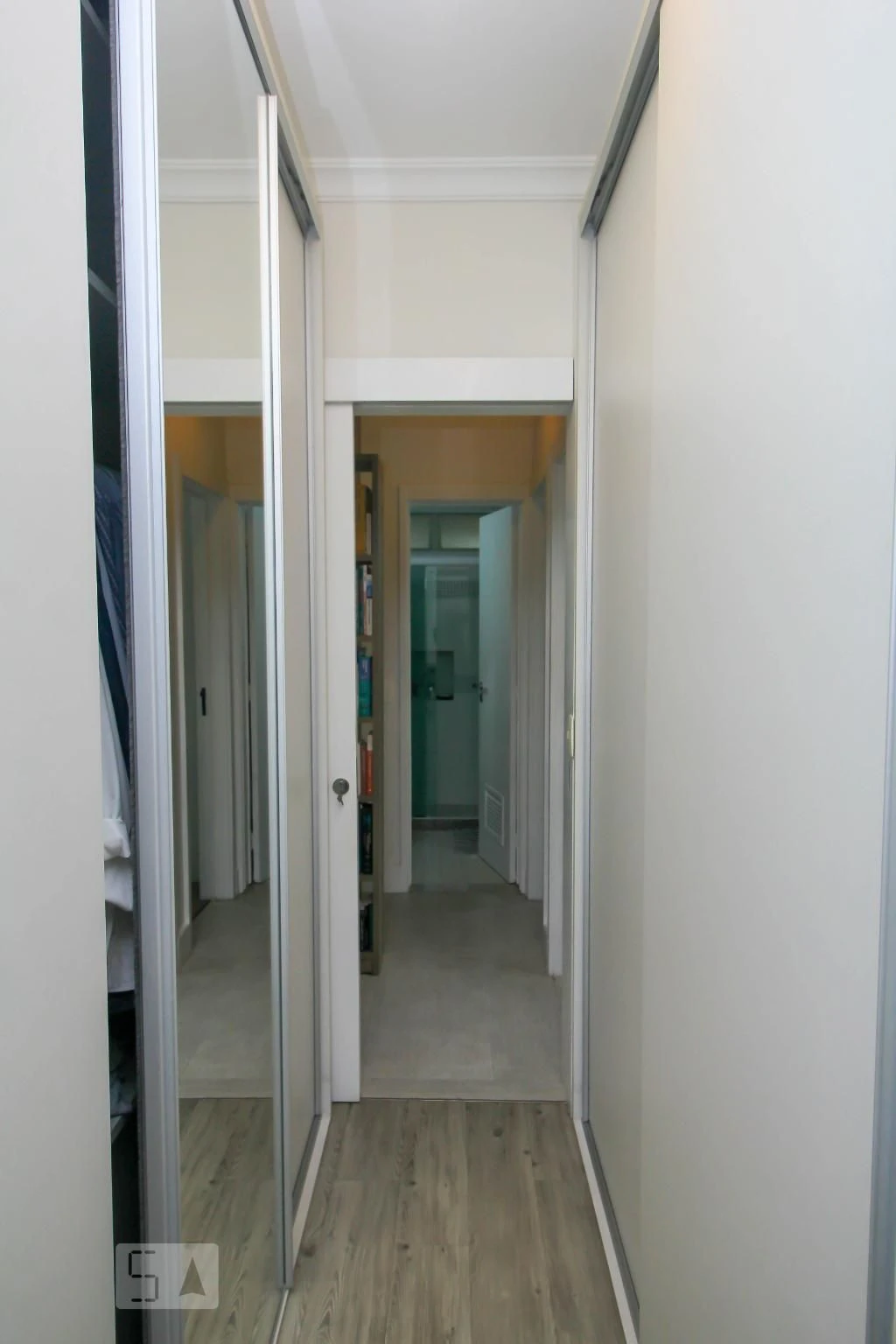 3-bedroom apartment with a glass-enclosed balcony — photo 67