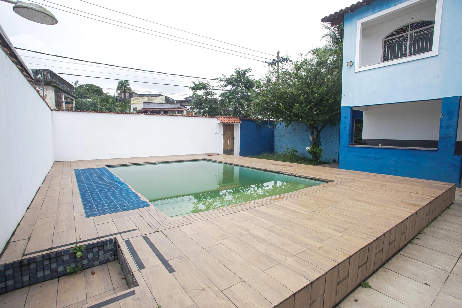 5 quartos e varanda gourmet: casa de 417 m²