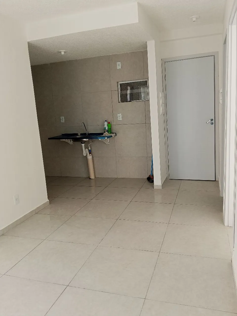 2-bedroom, 2-bath apartment with a balcony — photo 2