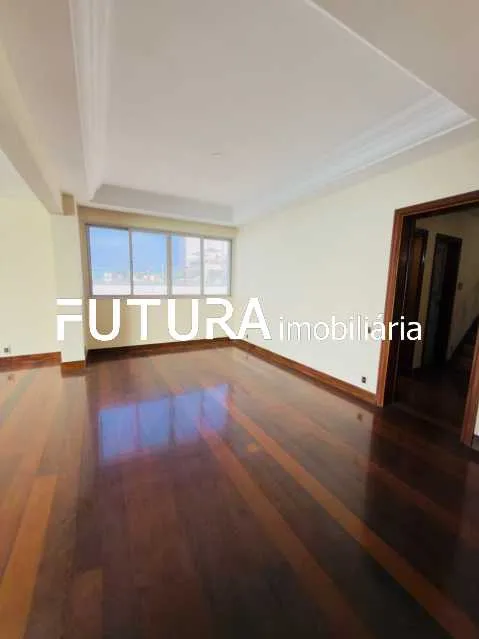 Duplex penthouse with 4 bedrooms and 5 bathrooms — photo 29