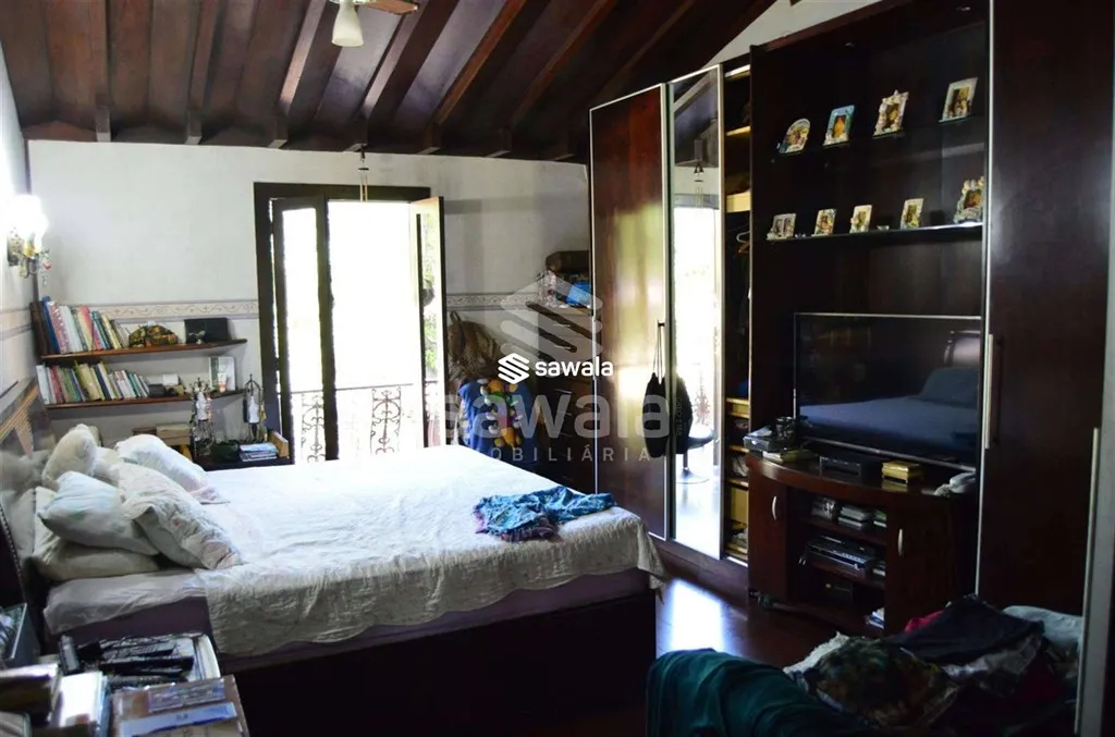 Casa com 4 quartos e 5 banheiros, bem cuidada — photo 9