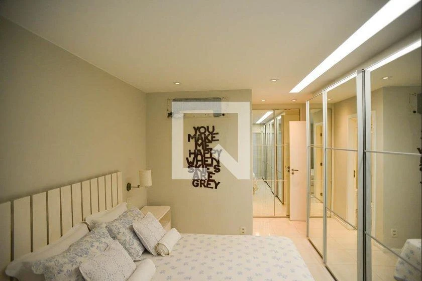 Washing machine in a 3-bedroom apartment, 160 m² — photo 27