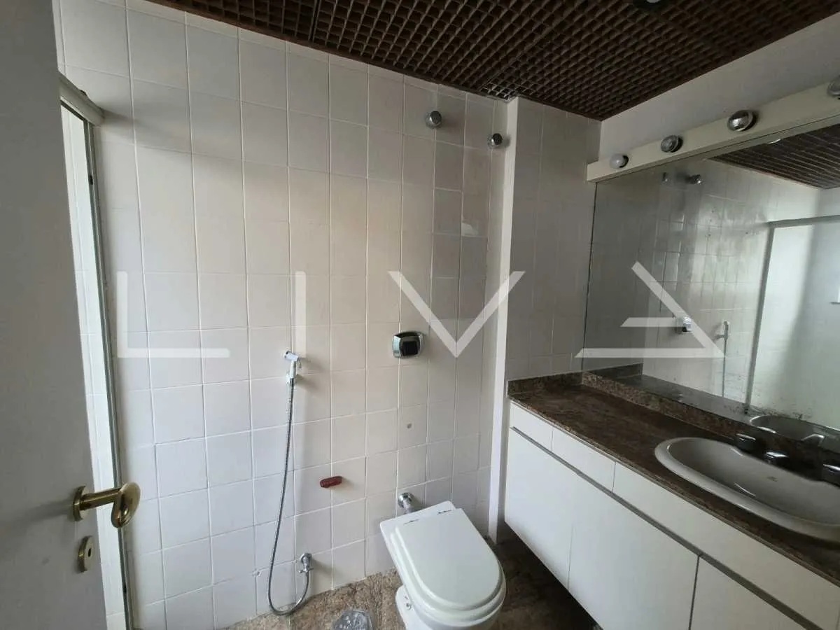 Furnished apartment, 167 m², with a bathtub — photo 21