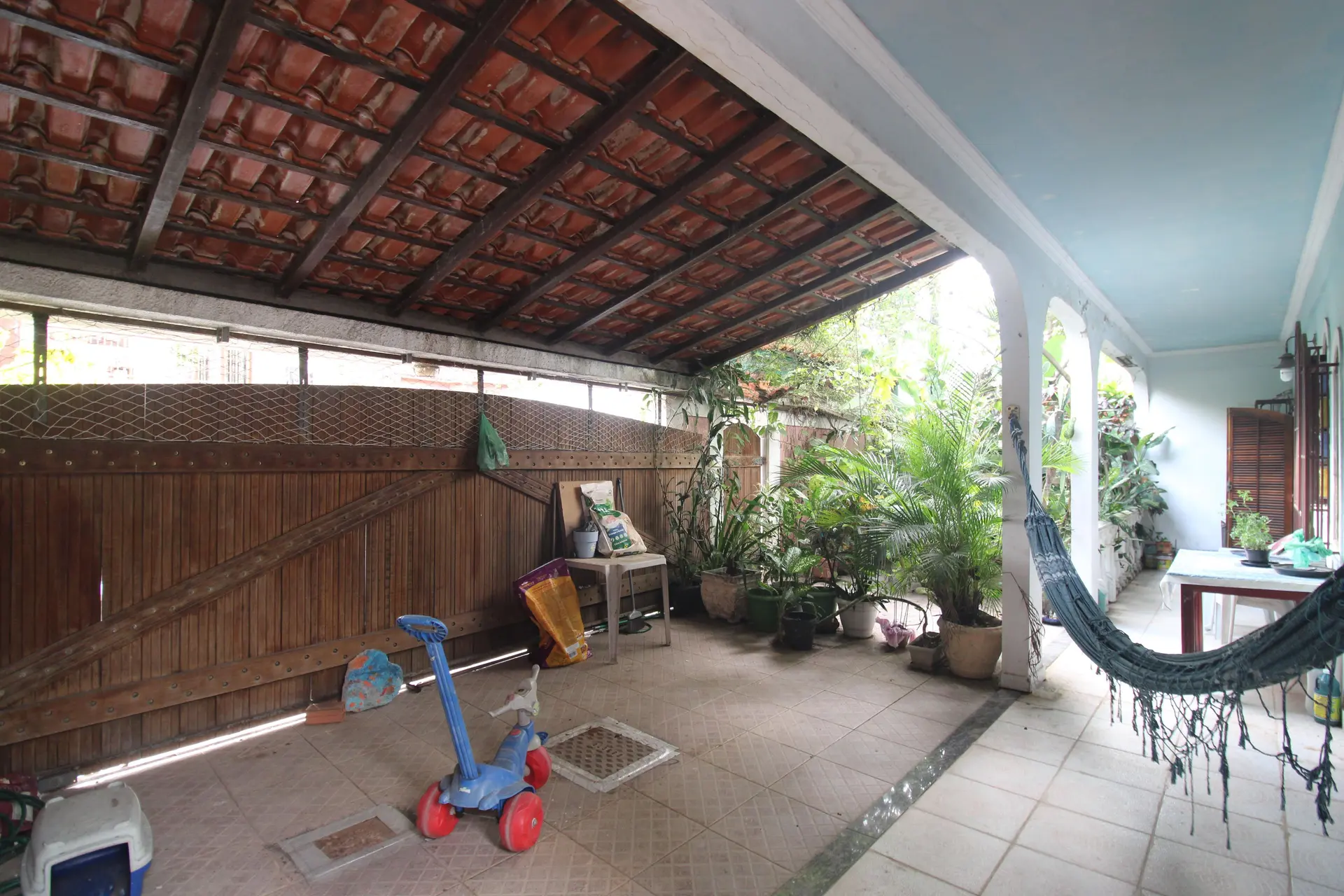 Furnished house with 6 bedrooms and 4 bathrooms — photo 50