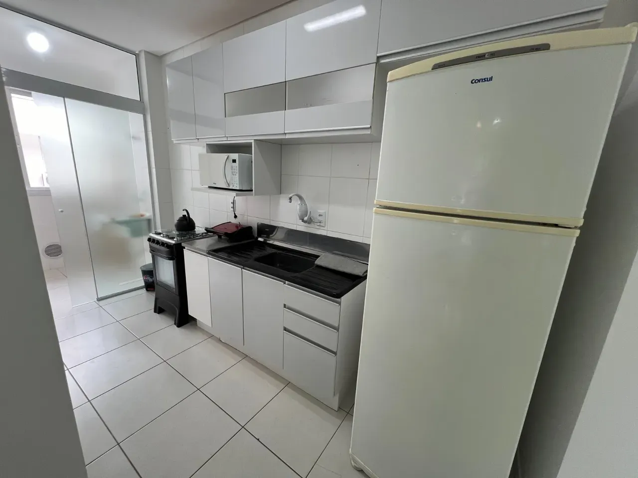 Balcony with a grill in a 3-bedroom apartment, 87 m² — photo 2