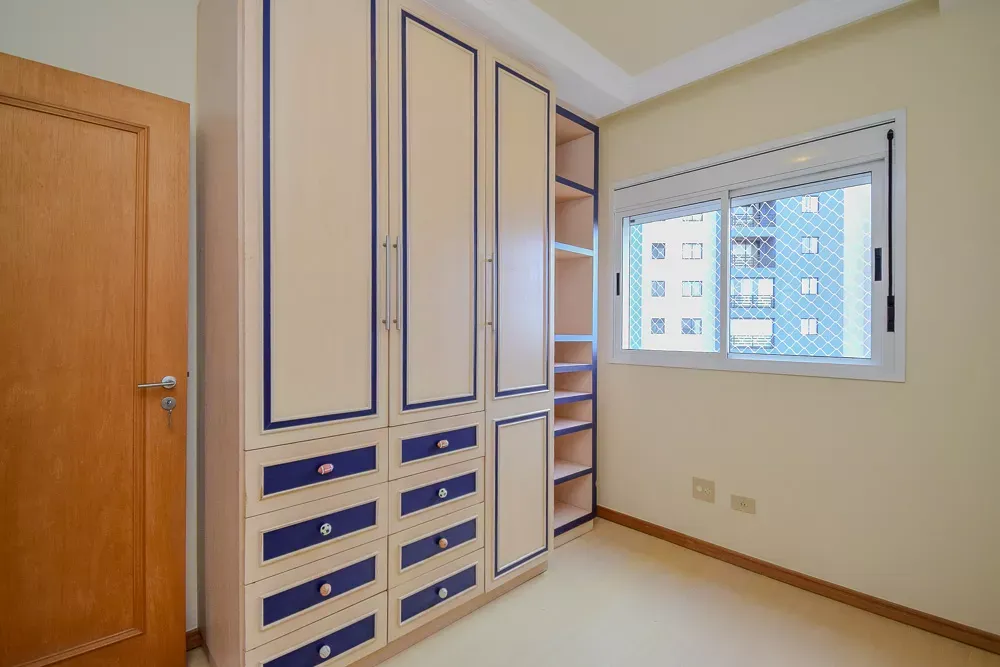 Furnished apartment with 3 bedrooms and 115 m² — photo 7