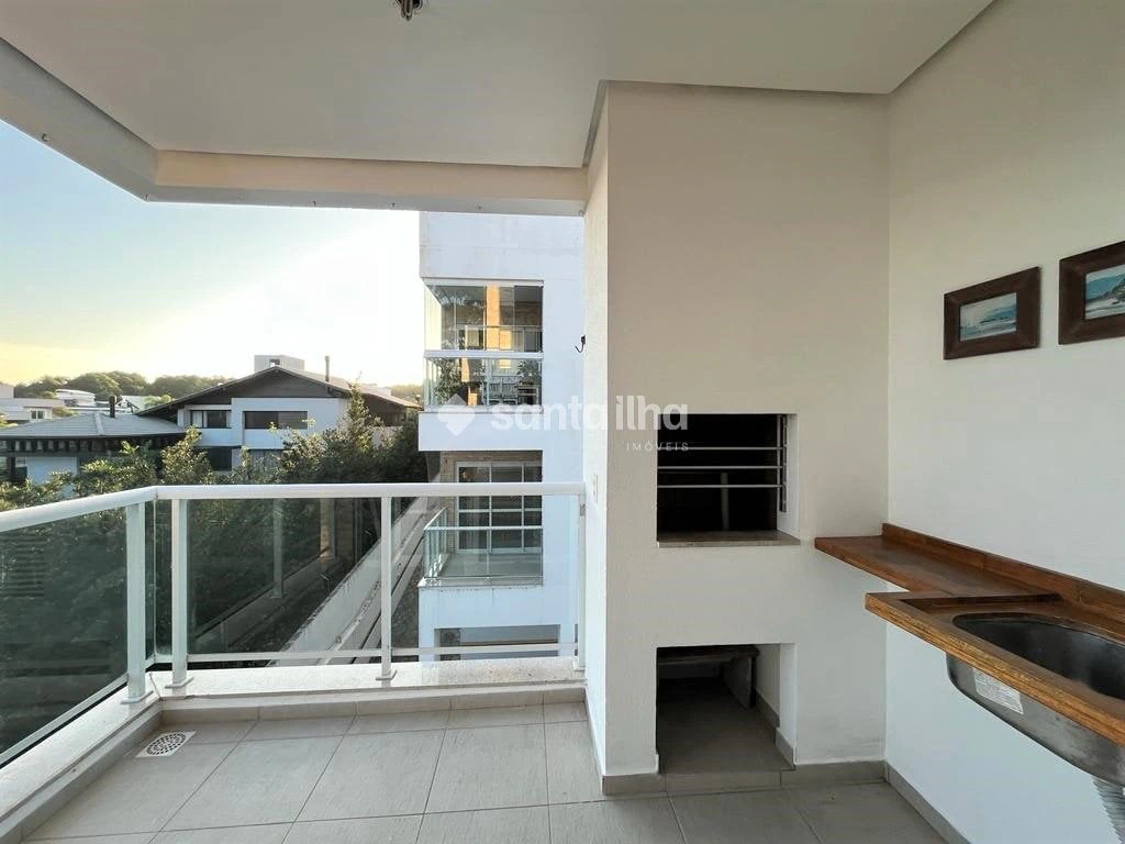 Balcony with a grill in a 2-bedroom apartment, 74 m² — photo 14