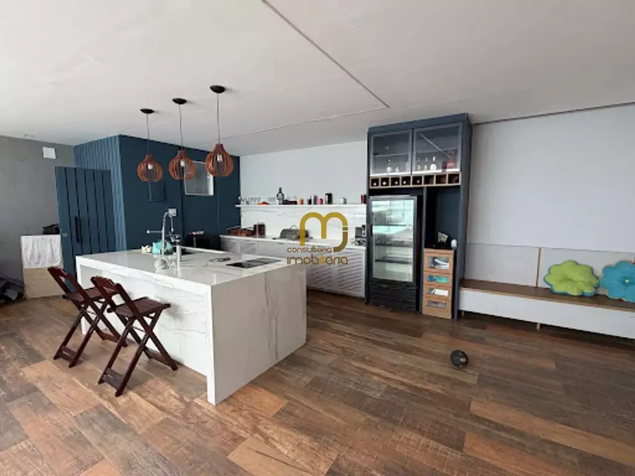 Furnished house, 300 m², with a glass-enclosed balcony — photo 7