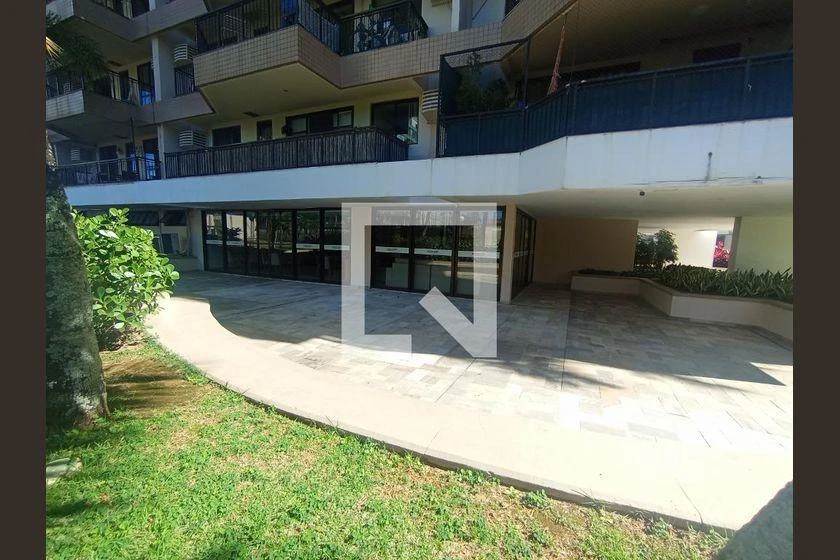 Furnished 70 m² apartment with 1 en-suite bedroom — photo 41