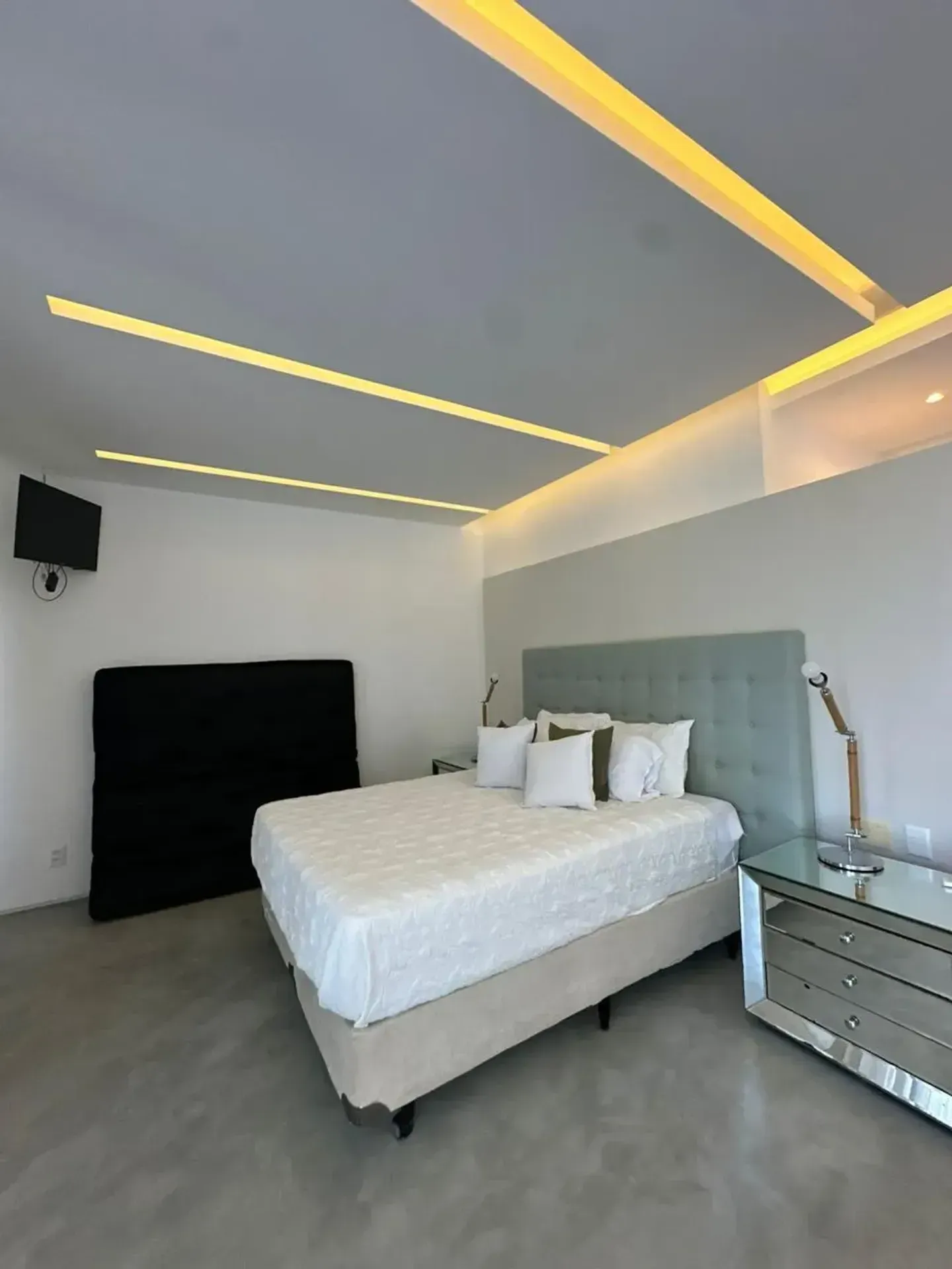 Furnished house with 4 bedrooms, balcony and 5 bathrooms — photo 31