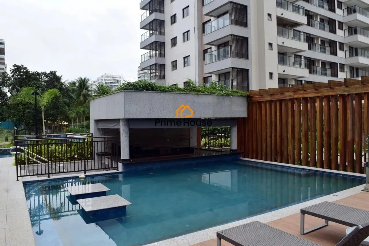 3-bedroom apartment with 3 bathrooms and a balcony — photo 9