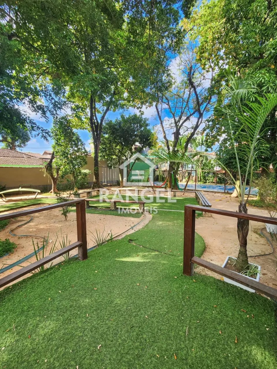 Casa com 5 quartos e 5 banheiros, em condomínio fechado — photo 2