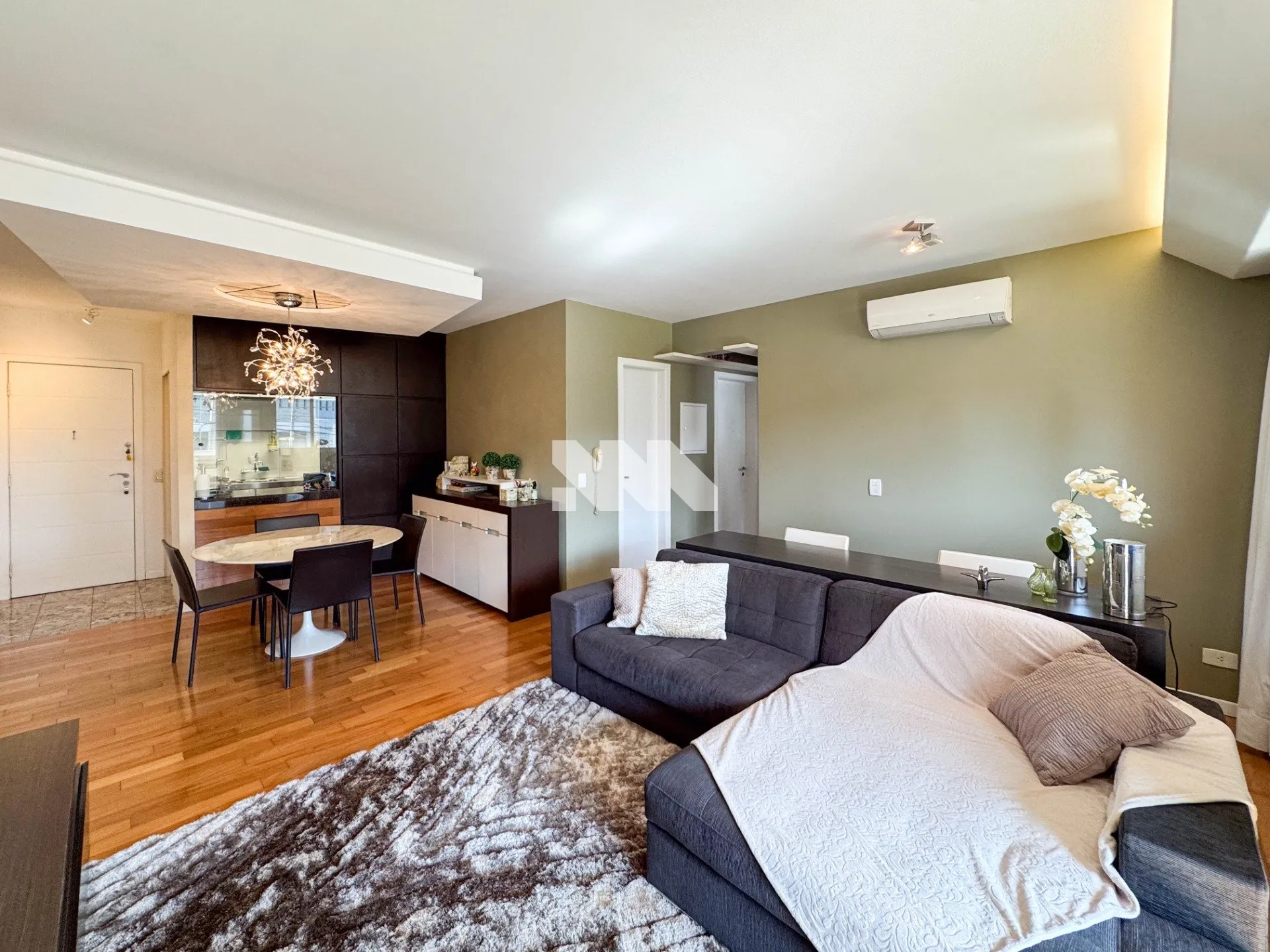 Furnished 104 m² apartment with 2 bedrooms and suite — photo 17