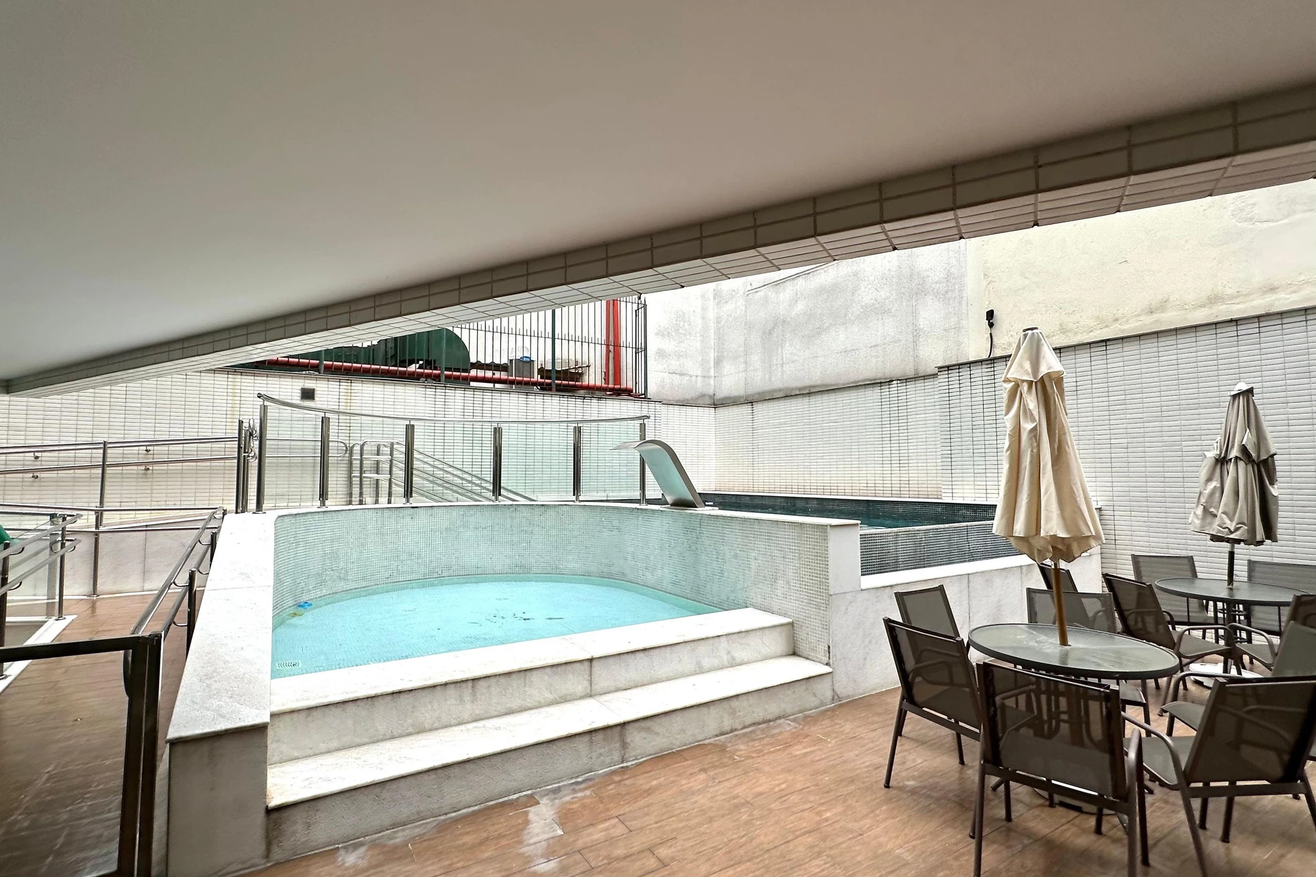 Apartamento mobiliado, 101 m², com janelas do piso ao teto — photo 39