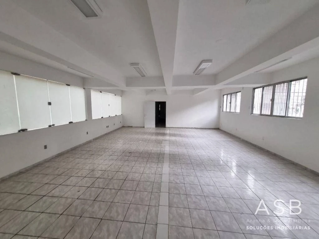 Casa com 5 quartos e varanda, 1212 m², 5 banheiros — photo 2