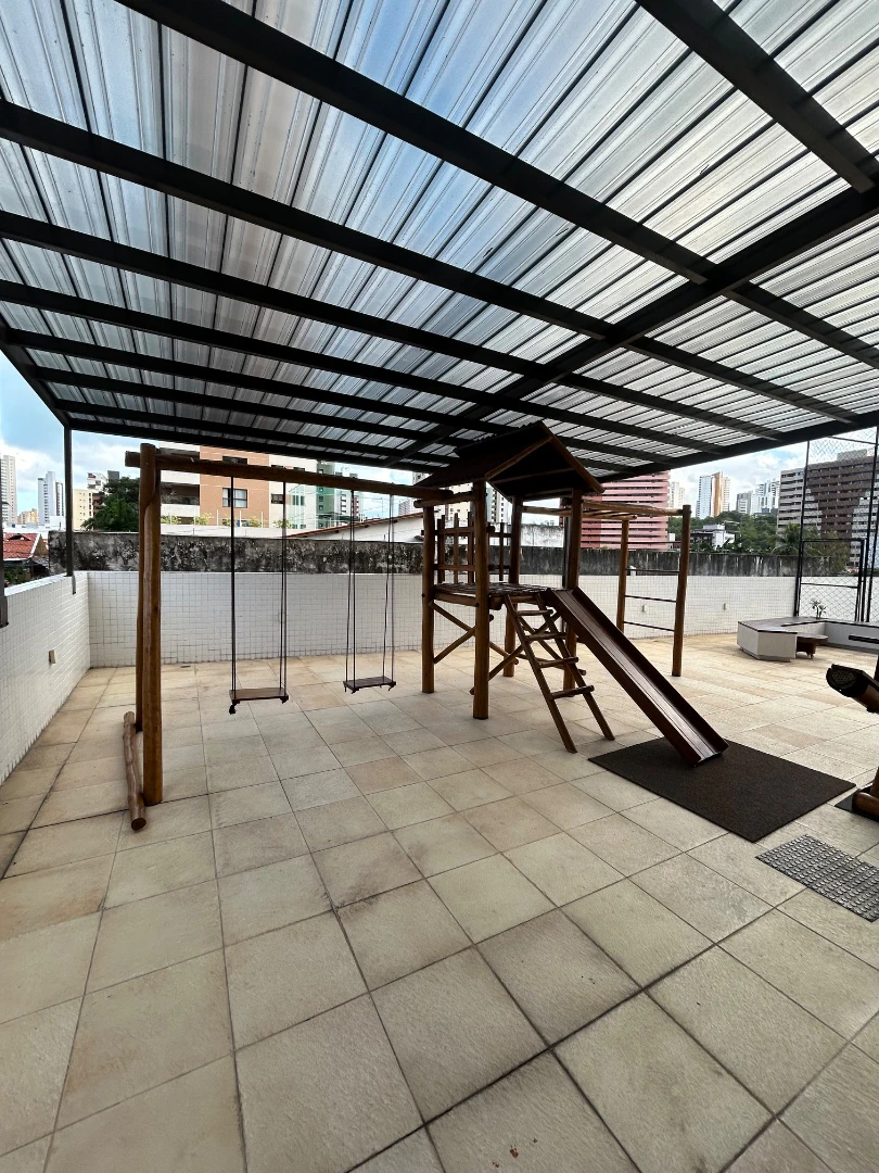 Квартира 70 м² із заскленим балконом та робочим місцем — photo 26