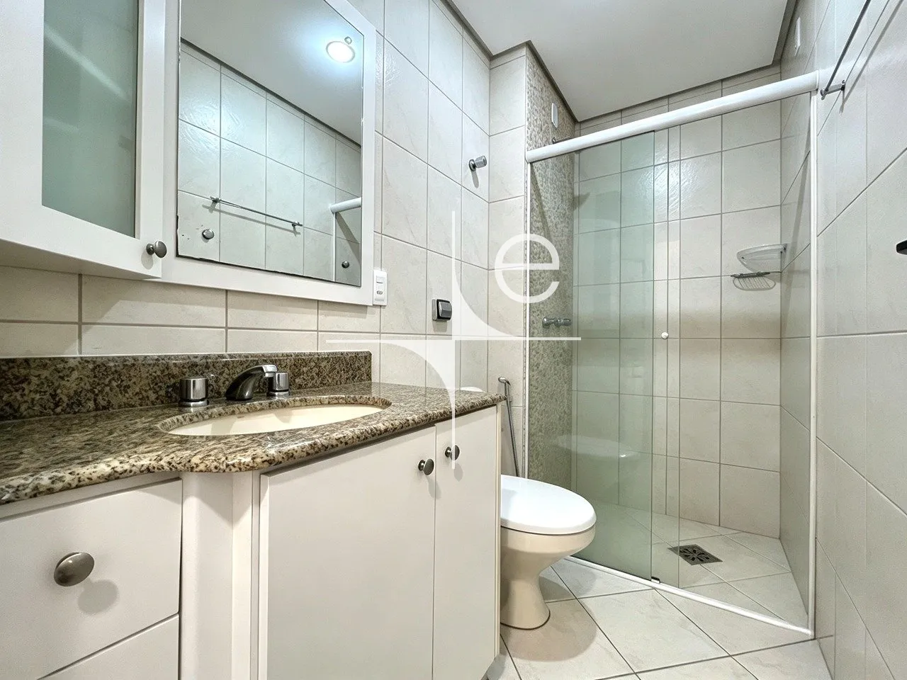 3-bedroom apartment with a washing machine — photo 19