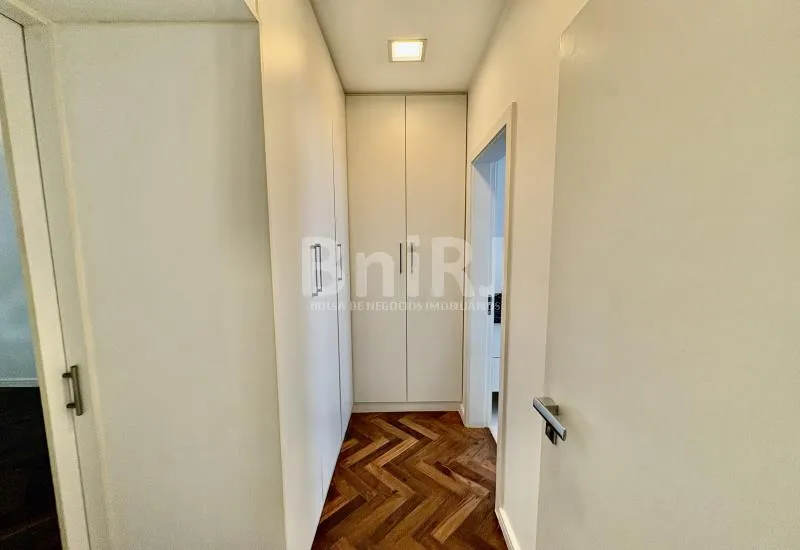 Apartamento de 180 m² com varanda fechada e fogão a gás — photo 20