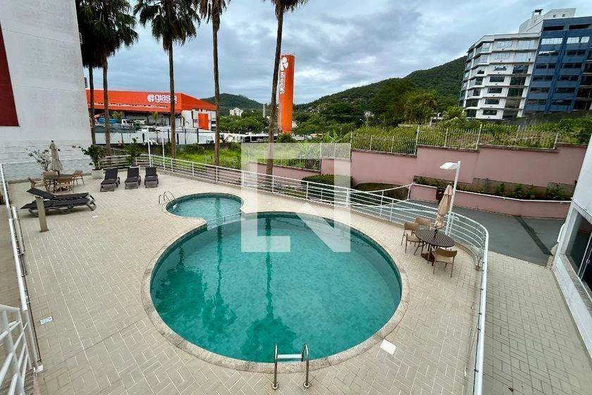 2-bedroom apartment in a building with a gym — photo 36