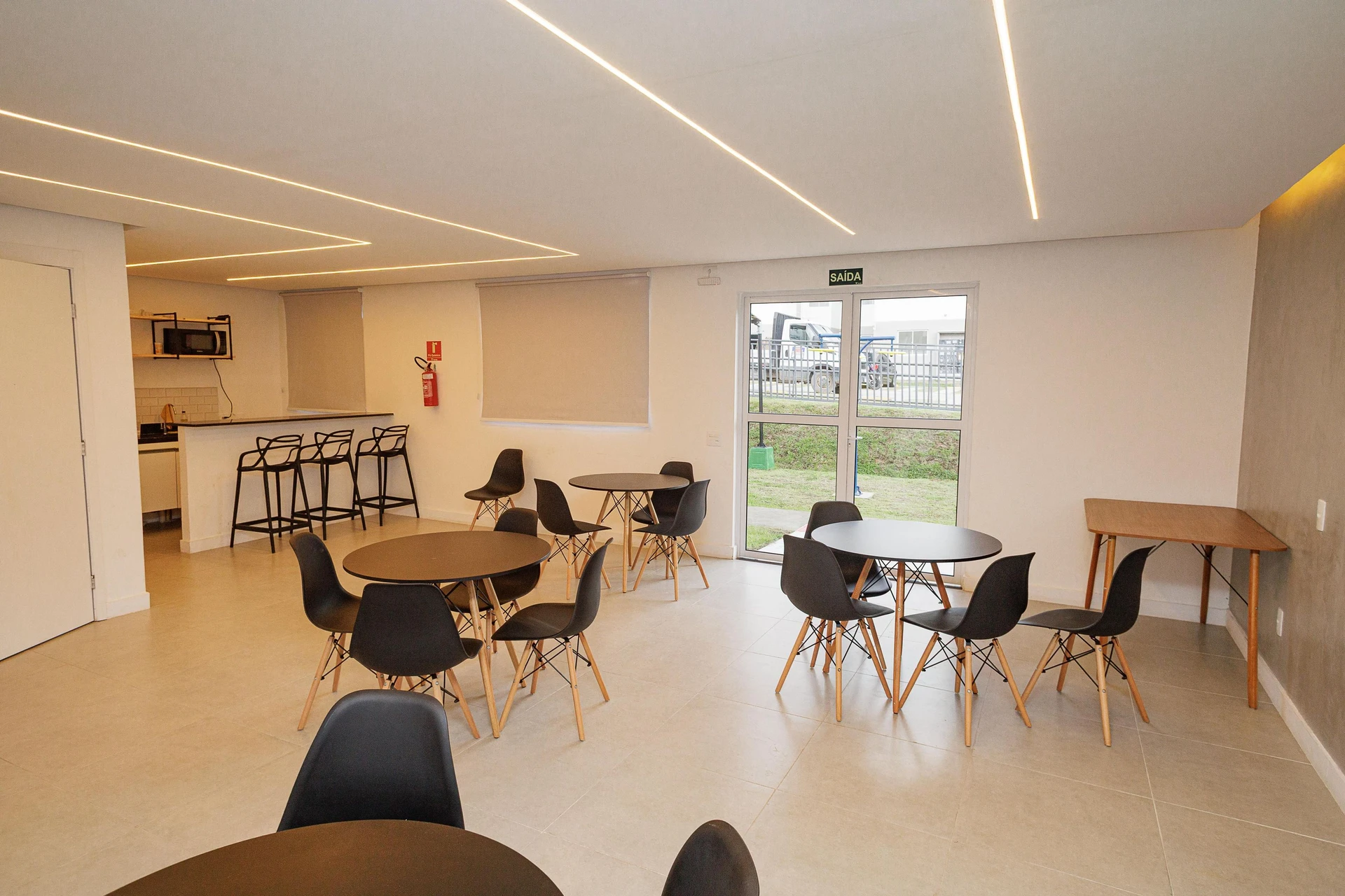 Unfurnished apartment with 2 bedrooms and 1 bathroom — photo 28