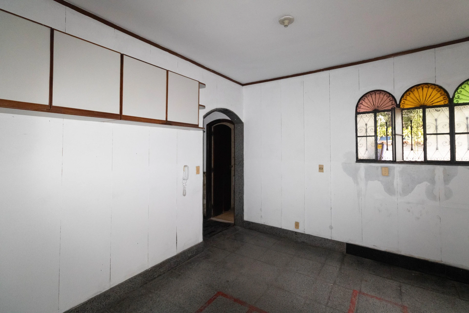 House with 4 bedrooms and 1 bathroom, separate kitchen — photo 17