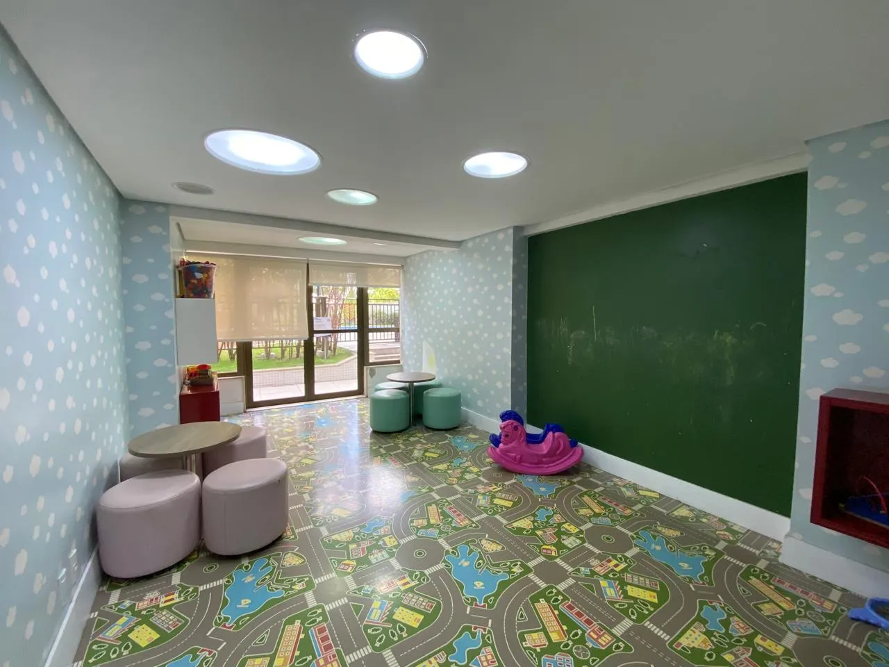 Квартира 91 м² с 3 спальнями и балконом — photo 31