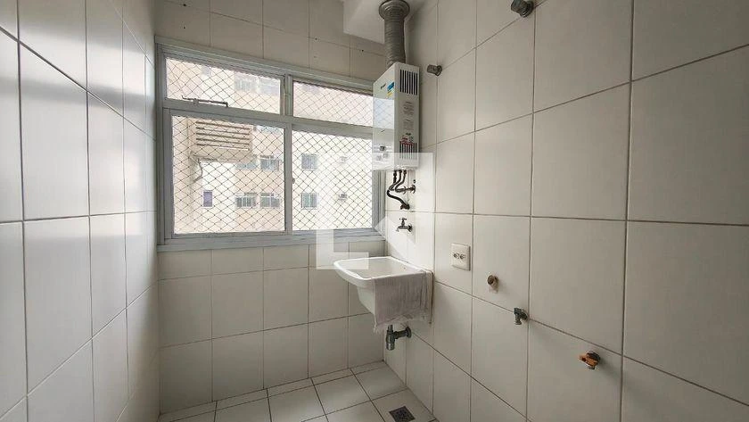 87 m² apartment with a bathtub and floor-to-ceiling windows — photo 10