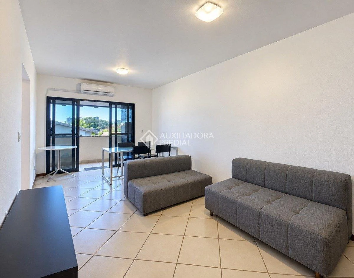 2-bedroom apartment with a washing machine in Florianópolis — photo 11