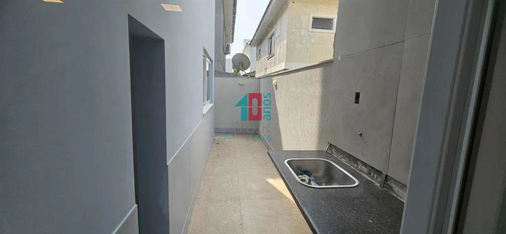 House with 4 bedrooms, 3 en-suites, 11 bathrooms and 2 parking — photo 5