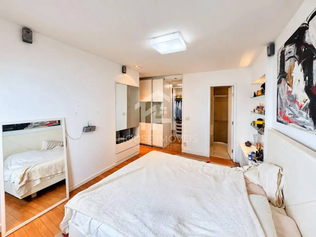 3-bedroom apartment with a water view in Rio de Janeiro — photo 8