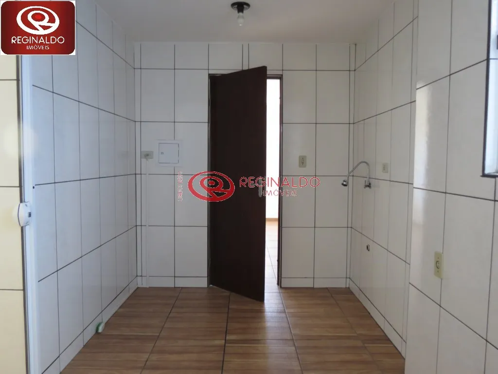House with 2 bedrooms, 1 bath and 1 parking space — photo 8