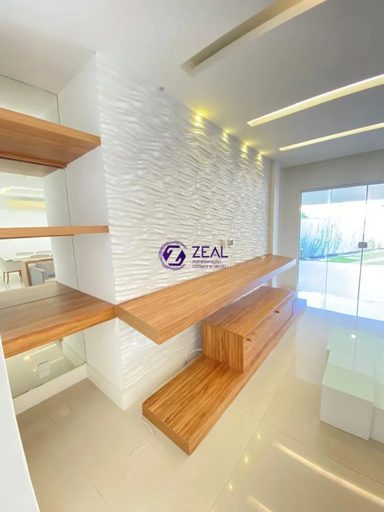 Balcony with a grill in a 4-bedroom house, 278 m² — photo 7