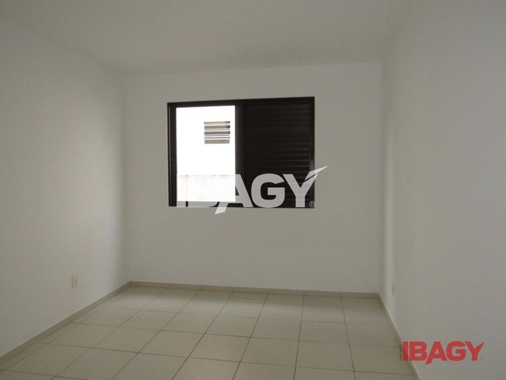 143 m² unfurnished apartment with 3 bedrooms — photo 6