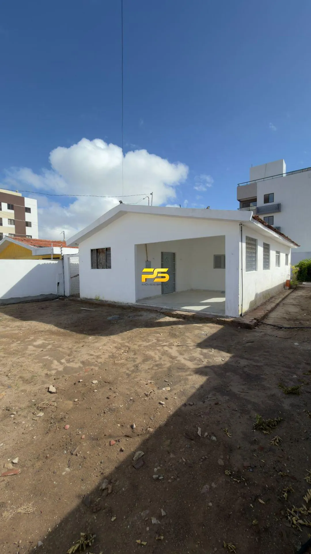 House with 3 bedrooms and 1 bathroom, 450 m² — photo 2