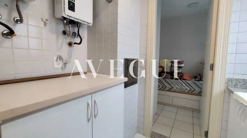 165 m² apartment with 3 bedrooms, 5 baths, and balcony — photo 30