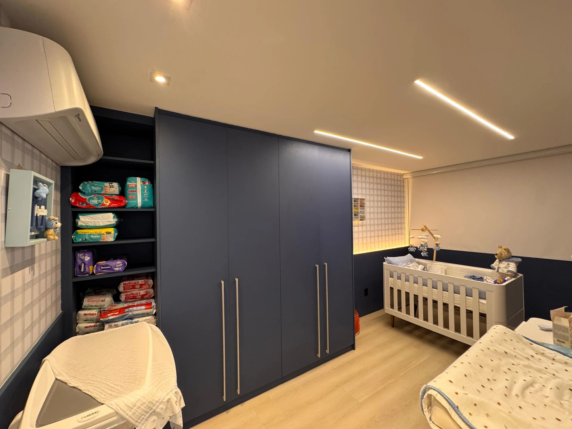 Будинок 280 м² із заскленим балконом та панорамними вікнами — photo 52