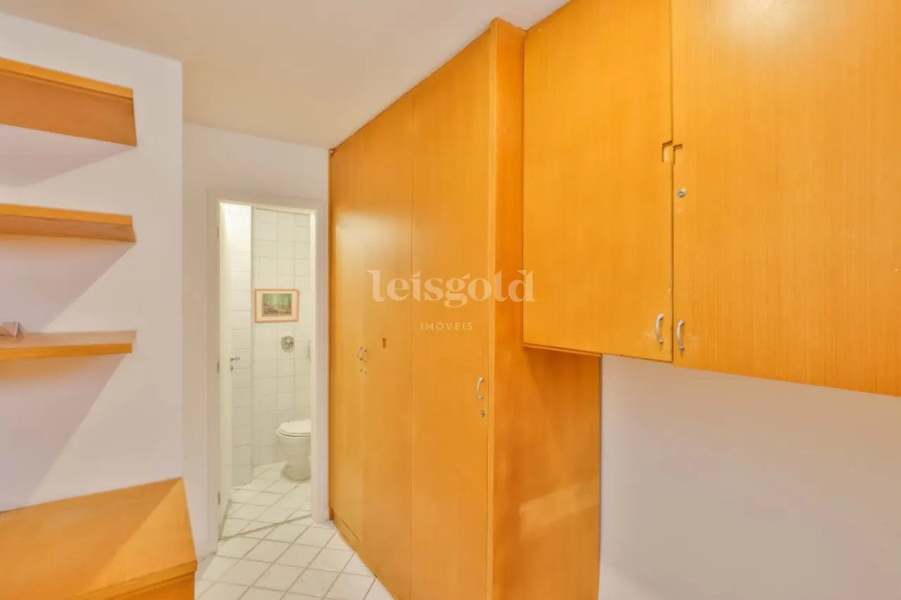 Floor-to-ceiling windows in a 2-bedroom apartment, 230 m² — photo 45