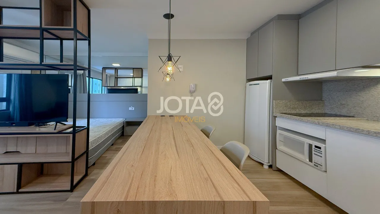 Furnished 1-bedroom apartment with an integrated kitchen