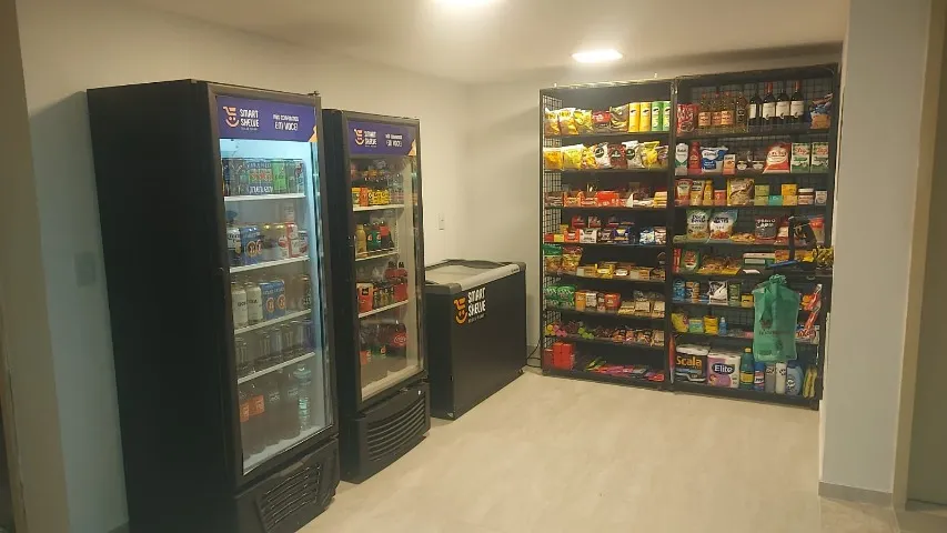 Apartamento mobiliado de 2 quartos com vaga e varanda — photo 2